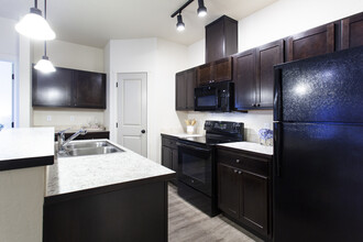 Residences at Whispering Hills in Pullman, WA - Building Photo - Building Photo