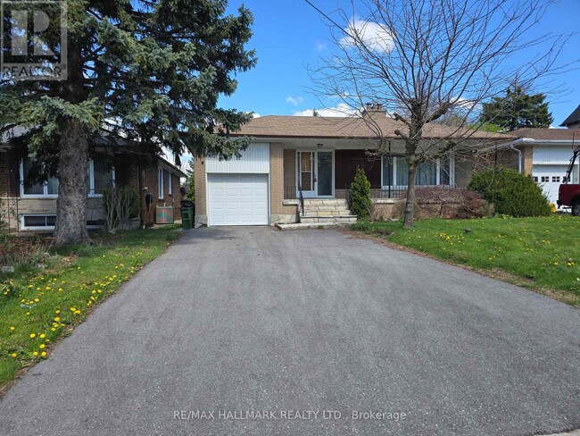 11 Bowerbank Dr in Toronto, ON - Building Photo - Building Photo