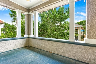 5702 Willow St, Unit 5702 in New Orleans, LA - Foto de edificio - Building Photo