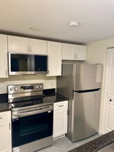 10 Museum Way, Unit 321 in Cambridge, MA - Foto de edificio - Building Photo