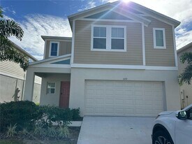 1572 Ellesmere Ave in Haines City, FL - Building Photo