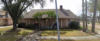 13335 Trompilla Ln in Houston, TX - Building Photo