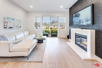 4820 Bellflower Ave, Unit 208 in Los Angeles, CA - Building Photo - Building Photo