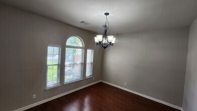 1311 El Matorral in San Antonio, TX - Building Photo - Building Photo
