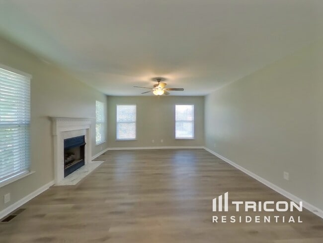 2536 Bayview Dr in Nashville, TN - Foto de edificio - Building Photo