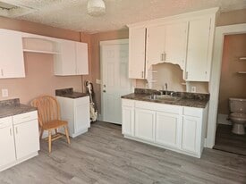 77 Saratoga Ave, Unit B in Rochester, NY - Building Photo