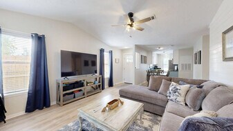 608 Navarro Dr in College Station, TX - Building Photo