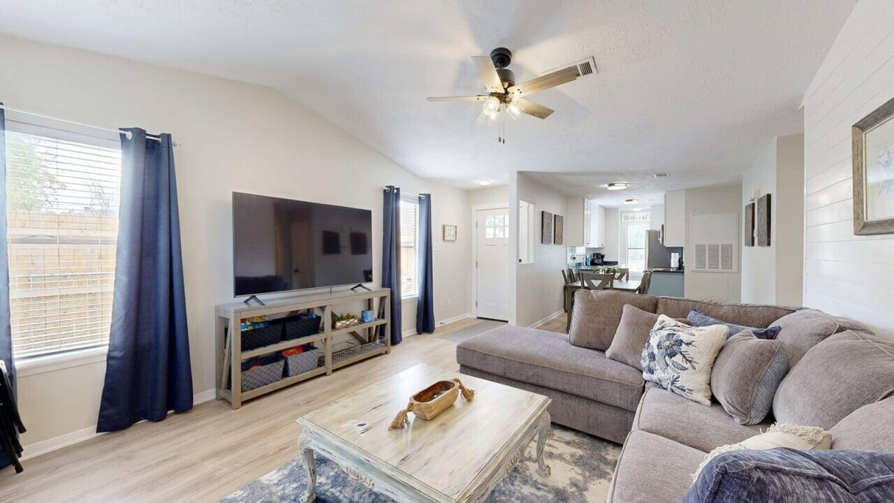 608 Navarro Dr in College Station, TX - Building Photo