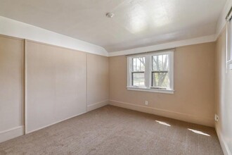 9404 W Hayes Ave in West Allis, WI - Building Photo - Building Photo