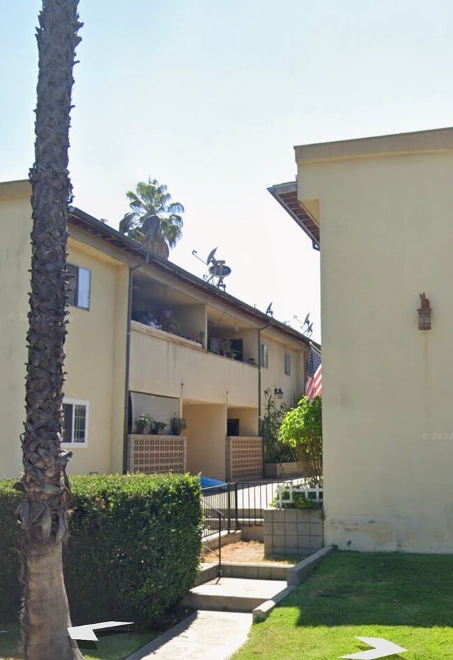 49 Marion Ave