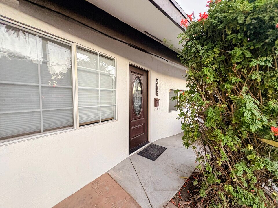 2405 Skyline Dr in Lemon Grove, CA - Building Photo