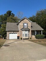 1890 Camelot Dr in Clarksville, TN - Building Photo