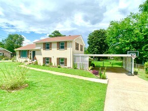 313 Verdun Dr in Clarksville, TN - Building Photo - Building Photo