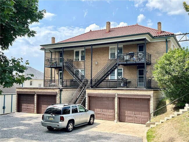 401 Cornell Ave, Unit Apt 4 in Pittsburgh, PA - Foto de edificio - Building Photo