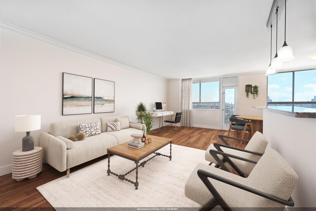 100 Manhattan Ave in Union City, NJ - Building Photo