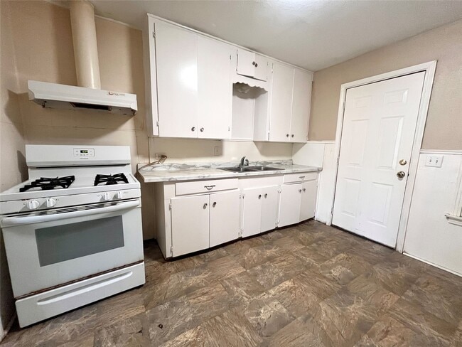 property at 3519 4th St