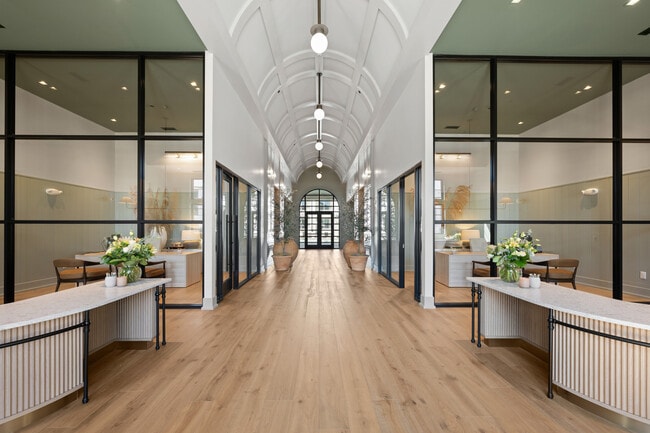 Elan Capital Hills in Raleigh, NC - Building Photo - Building Photo