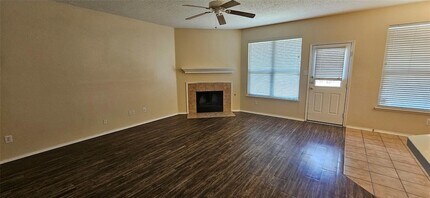 2820 Deer Ridge Dr in Rockwall, TX - Foto de edificio - Building Photo