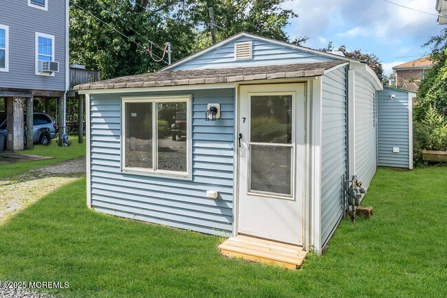 7 Gravelly Point Rd in Highlands, NJ - Building Photo - Building Photo