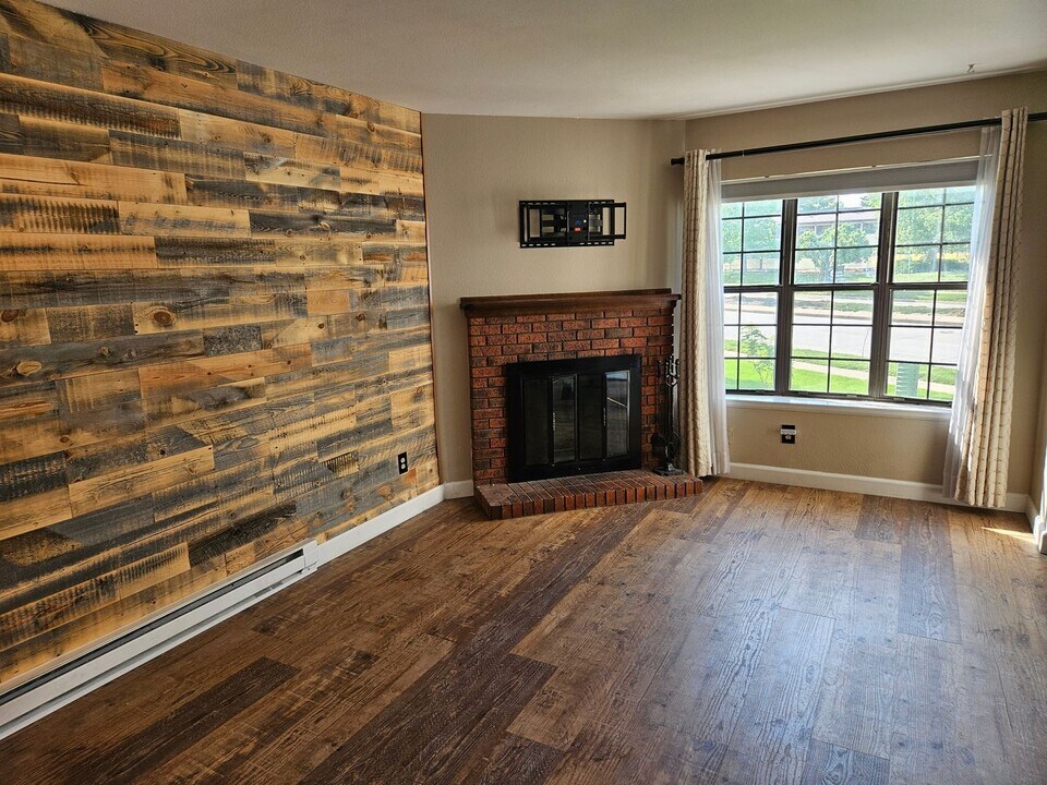 1717 W Drake Rd in Fort Collins, CO - Building Photo