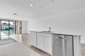 1428 Weeping Willow Ct in Cape Coral, FL - Building Photo - Building Photo