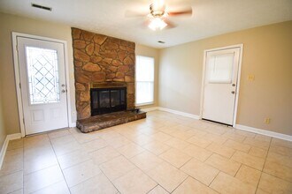 6208 Birchbrook Dr in Hope Mills, NC - Building Photo - Building Photo