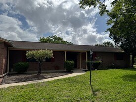 803 Glen Arden Way in Altamonte Springs, FL - Building Photo