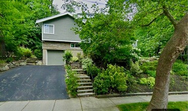 109 Wallis Rd in Brookline, MA - Building Photo - Building Photo