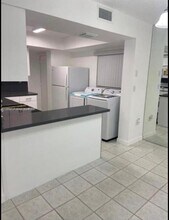 8775 Park Blvd in Miami, FL - Building Photo - Building Photo