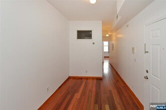 407 30th St in Union City, NJ - Building Photo - Building Photo
