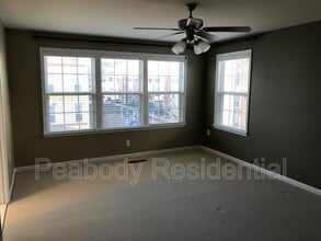 42782 Hay Rd in Ashburn, VA - Building Photo - Building Photo