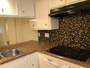 1821 Airline Dr in Katy, TX - Building Photo - Building Photo