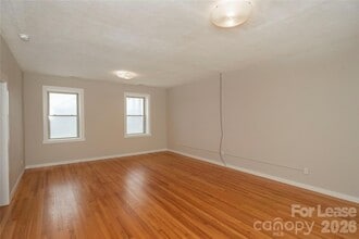 212 S Broad St in Brevard, NC - Building Photo - Building Photo