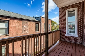 2857 S 18th St, Unit 2F in St. Louis, MO - Building Photo - Building Photo