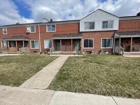 3453 Ewald Cir in Detroit, MI - Building Photo