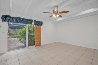 15460 SW 82nd Ct in Palmetto Bay, FL - Building Photo - Building Photo