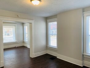 264 Miller Ave in Columbus, OH - Foto de edificio - Building Photo