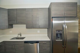 2230 N Sawyer in Chicago, IL - Building Photo - Building Photo