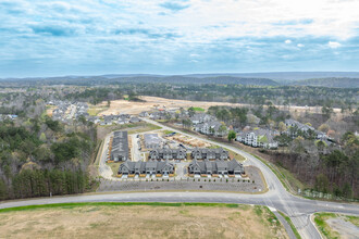 Feldspar Circle in Vestavia, AL - Foto de edificio - Building Photo