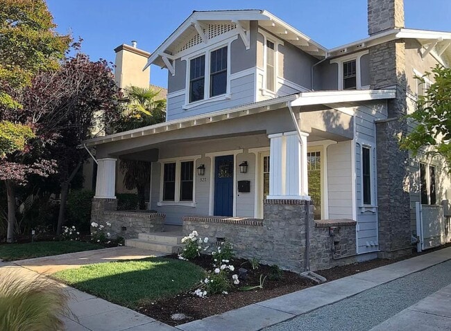 property at 927 Ramona St