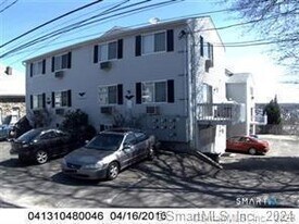 671 Wilson St in Waterbury, CT - Building Photo