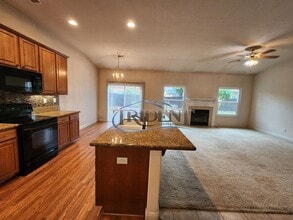 1903 Inez Ct in Yuba City, CA - Foto de edificio - Building Photo