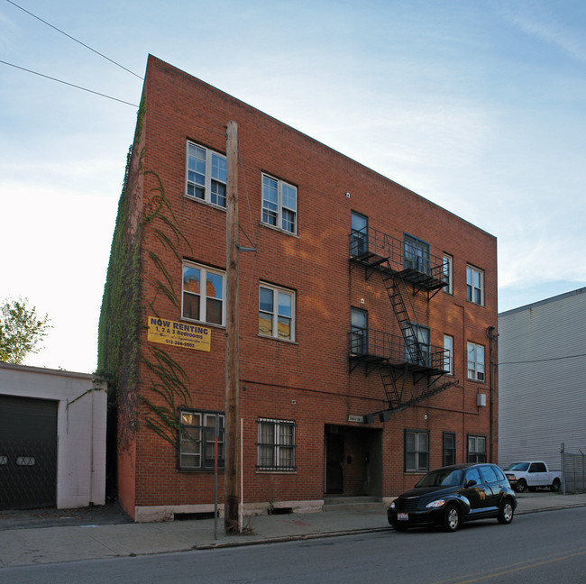 1666-1670 Central Ave in Cincinnati, OH - Building Photo - Building Photo