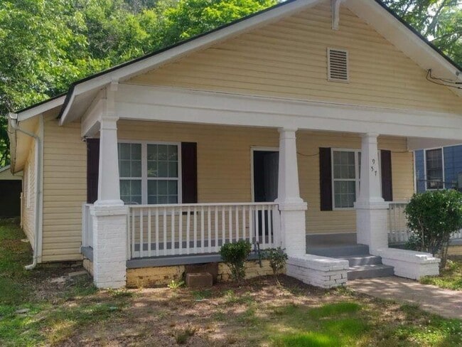 property at 957 Harwell St NW