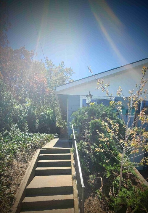 17 W Walnut St in Walla Walla, WA - Building Photo