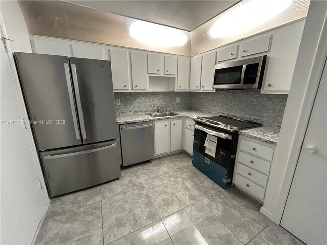 2061 NW 47th Terrace in Lauderhill, FL - Building Photo - Building Photo