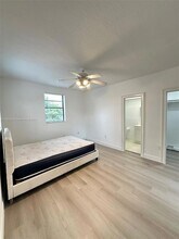 312 SW 32nd Ave, Unit 201 in Miami, FL - Building Photo - Building Photo