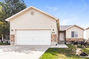 8558 Maul Oak Dr in West Jordan, UT - Building Photo