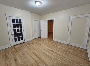 149 S Cliff St in Ansonia, CT - Building Photo - Building Photo