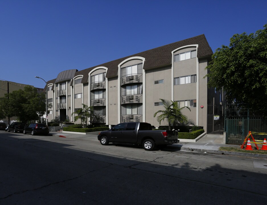 827 Gramercy Apartments in Los Angeles, CA - Building Photo